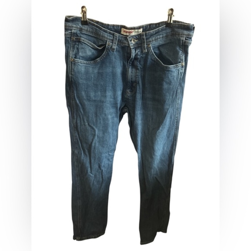 Wrangler Men's Regular Fit Denim Jeans 34W X 30L 98% Cotton Every Day Jeans